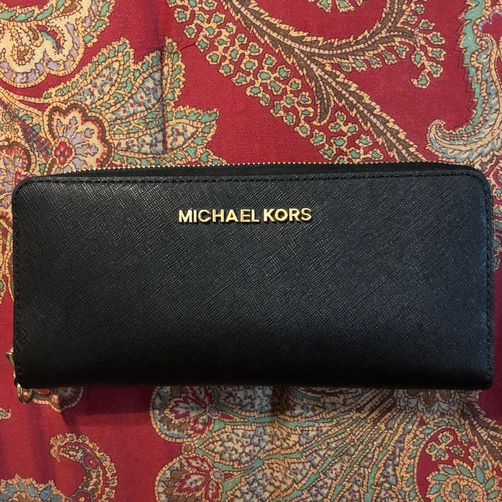 Michael Kors Jet Set Travel Continental Wallet
